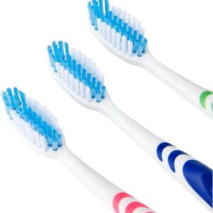 Wisdom Regular Fresh Plus Firm Toothbrushes - Triple pack
