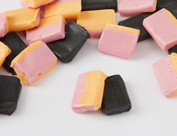 Fruit Salad and Black Jacks Chews 1 Kilo Bag - Image 2